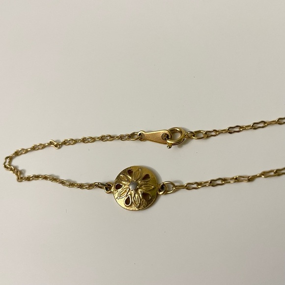 Vintage Gold Tone Chain Bracelet with Floral Medallion - Picture 2 of 12